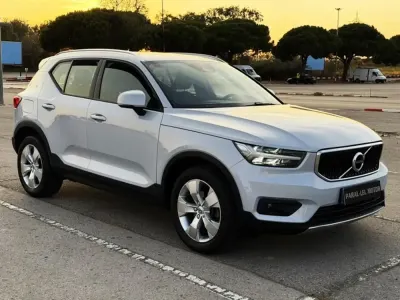 Usado Volvo XC40 Momentum 163 CV (119 kW) 2021 Gris SUV