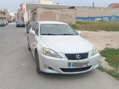 Usado Lexus IS220d Sport Line 177 CV (130 kW) 2007 Gris / plata Berlina