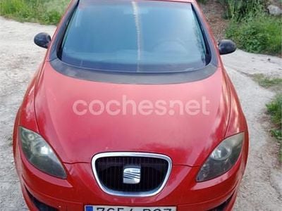 Usado Seat Altea Stylance 140 CV (102 kW) 2004 Rojo Monovolumen