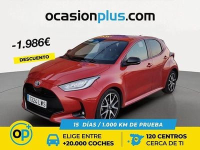 Usado Toyota Yaris Hybrid Style 116 CV (85 kW) 2022 Rojo