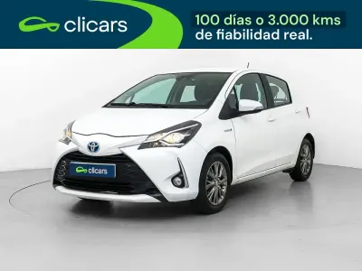 Usado Toyota Yaris Hybrid Active 75 CV (55 kW) 2019 Blanco