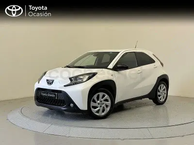 Usado Toyota Aygo X Play 72 CV (52 kW) 2024 Blanco SUV