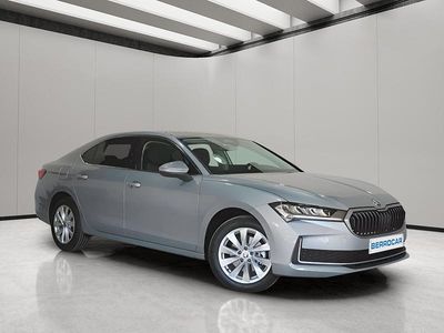 Gris plata Usado 2024 Skoda Superb Selection | 41.700 € (Un poco caro)