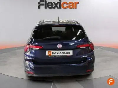 Usado Fiat Tipo Easy 120 CV (88 kW) 2018 Azul Berlina