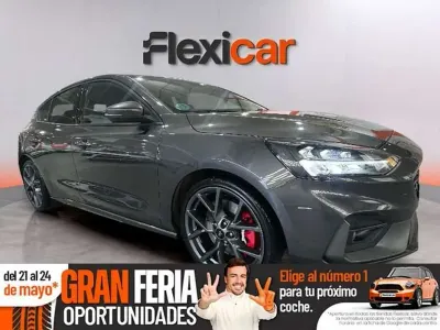 Usado Ford Focus ST 280 CV (205 kW) 2021 Gris Utilitario
