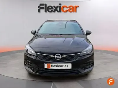 Usado Opel Astra Elegance 145 CV (106 kW) 2020 Negro Familiar