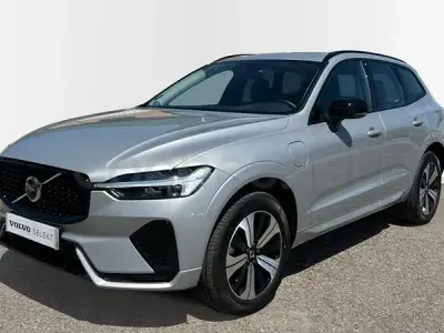 Usado Volvo XC60 Plus 350 CV (257 kW) 2025 Gris / plata SUV