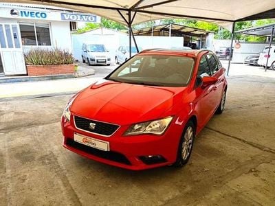 Usado Seat Leon ST Reference 105 CV (77 kW) 2014 Rojo Familiar