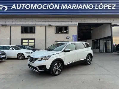 Usado Peugeot 5008 Allure 130 CV (95 kW) 2018 Blanco SUV