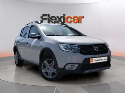 Usado Dacia Sandero Comfort 90 CV (66 kW) 2020 Blanco Berlina