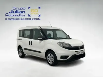 Usado Fiat Doblò 105 CV (77 kW) 2023 Blanco Monovolumen