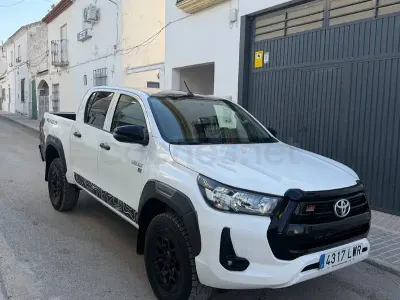 Usado Toyota HiLux 150 CV (110 kW) 2022 Blanco Pickup/Camioneta