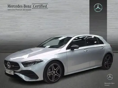 Usado Mercedes A200 AMG line 150 CV (110 kW) 2025 Plata hightech Berlina