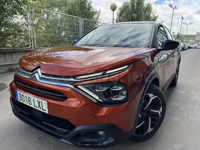 Usado Citroën C4 Feel 110 CV (80 kW) 2022 Naranja Berlina