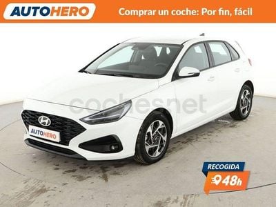 Usado Hyundai i30 120 CV (88 kW) 2025 Blanco Berlina