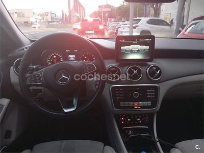 Rojo Usado 2017 Mercedes GLA200 SUV | 19.000 € (Precio justo)