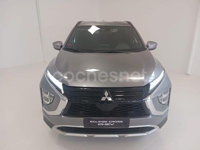 Gris / plata Usado 2025 Mitsubishi Eclipse Cross SUV | 33.600 € (Un poco caro)
