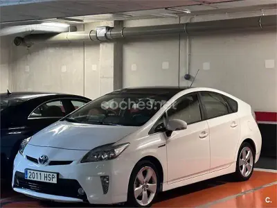 Używany Toyota Prius Advance 136 KM (100 kW) 2013 Biały Sedan/Limuzyna