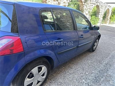 Usado Renault Mégane II Privilege 80 CV (58 kW) 2004 Azul Berlina