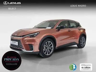 Usado Lexus LBX 136 CV (100 kW) 2025 Marrón SUV