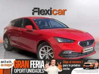 Usado Seat Leon Style 110 HP (80 kW) 2021 Vermelho