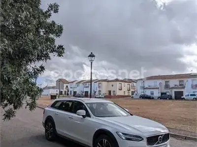 Begagnad Volvo V90 CC Pro 197 HK (144 kW) 2021 Vit Kombi
