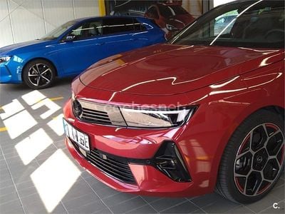 Usado Opel Astra 181 CV (133 kW) 2023 Granate Berlina