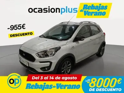 Usado Ford Ka Plus Active 85 CV (62 kW) 2018 Gris / plata Utilitario