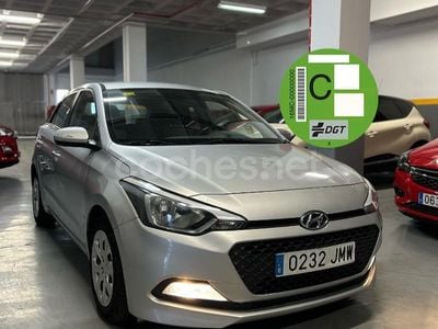 Gris / plata Usado 2015 Hyundai i20 Berlina | 7999 € (Precio justo)