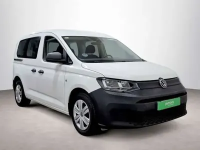 Usado VW Caddy Maxi 102 CV (75 kW) 2023 Blanco Monovolumen
