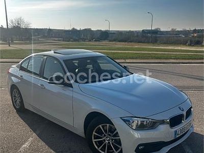 Usado BMW 320 Efficient Dynamics 163 CV (119 kW) 2018 Blanco Berlina