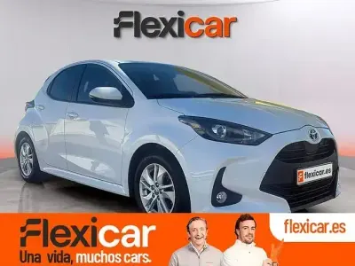 Usado Toyota Yaris Business Edition 116 CV (85 kW) 2022 Blanco Utilitario