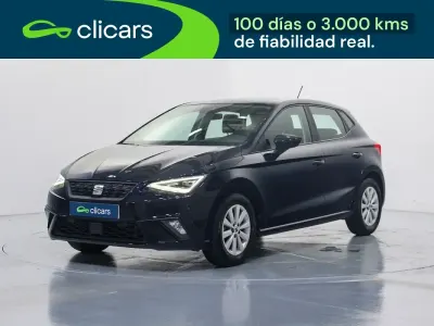 Usado Seat Ibiza Style 110 CV (80 kW) 2022 Negro Utilitario