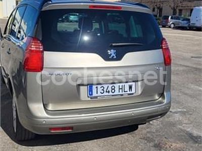 Usado Peugeot 5008 Active 150 CV (110 kW) 2012 Beige Monovolumen
