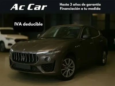 Usado Maserati Levante GranLusso 349 CV (256 kW) 2021 Gris SUV