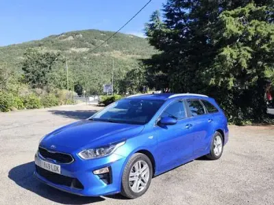 Usado Kia Ceed 116 CV (85 kW) 2020 Azul Utilitario