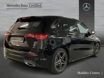 Usado Mercedes B200 150 CV (110 kW) 2025 Negro noche Utilitario