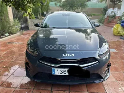 Usado Kia Ceed 100 CV (73 kW) 2022 Gris / plata Utilitario