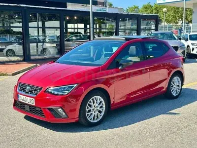 Usado Seat Ibiza FR 110 CV (80 kW) 2021 Rojo Utilitario