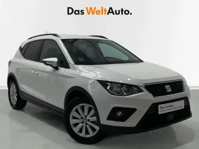 Usado Seat Arona Style 110 CV (80 kW) 2021 Blanco SUV