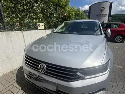 Usado VW Passat Advance 150 CV (110 kW) 2017 Gris / plata Familiar