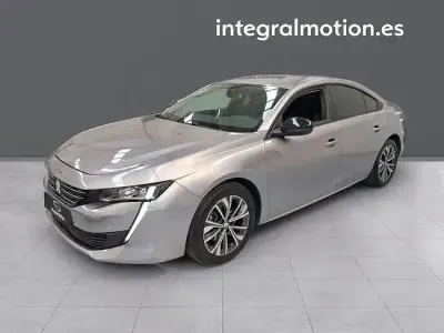 Usado Peugeot 508 Allure 130 CV (95 kW) 2022 Gris / plata Berlina