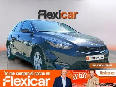 Usado Kia Ceed 136 CV (100 kW) 2023 Negro Utilitario