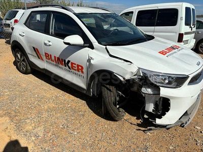 Usado Kia Stonic 84 CV (61 kW) 2023 Blanco SUV