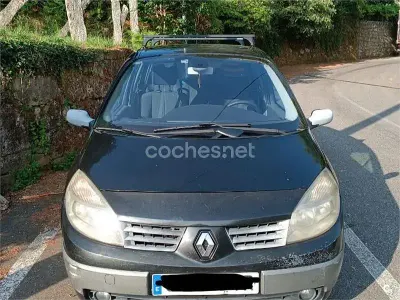 Usado Renault Scenic E-Tech Dynamique 130 CV (95 kW) 2005 Negro Monovolumen