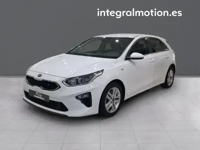 Usado Kia Ceed 120 CV (88 kW) 2021 Blanco Utilitario