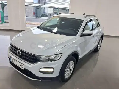 Usado VW T-Roc Advance 115 CV (84 kW) 2021 Violeta / lila SUV