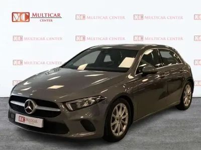Usado Mercedes A180 136 CV (100 kW) 2019 Gris Berlina