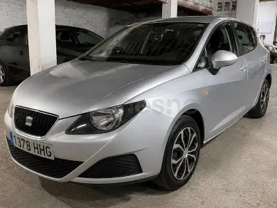 Usado Seat Ibiza Copa 90 CV (66 kW) 2011 Gris / plata Berlina