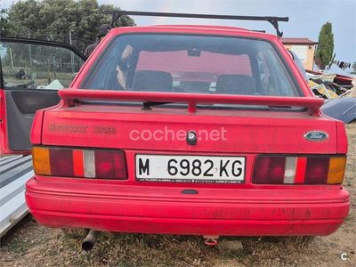 Usado Ford Escort 105 CV (77 kW) 1989 Rojo Berlina